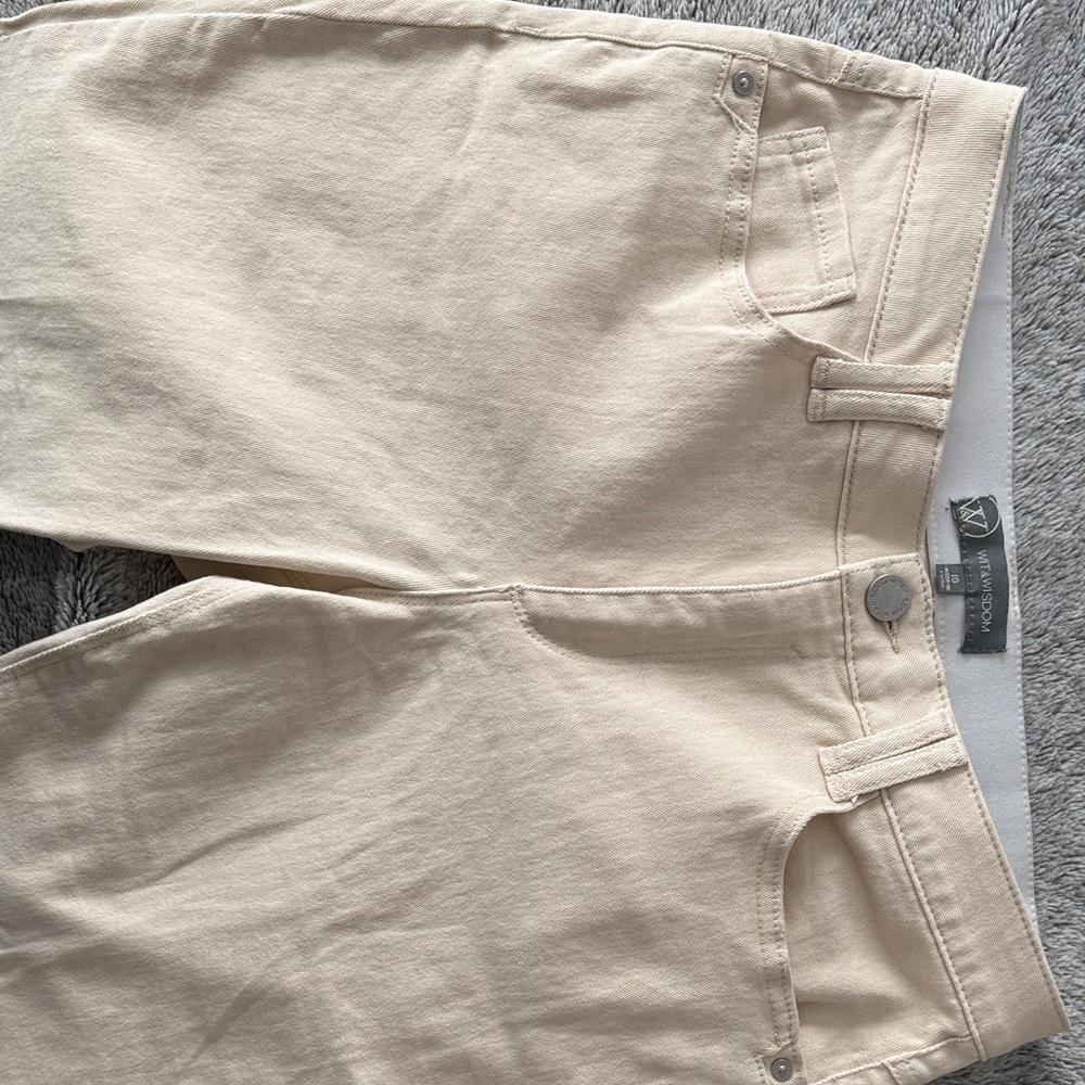 Wit & Wisdom Women's Boot Cut Jeans in Cream - Picture 2 of 4